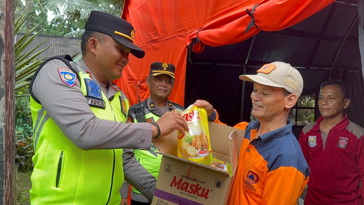 Tanggap Bencana, Polres Purbalingga Gerak Cepat Berikan Bantuan dan Layanan Kesehatan Gratis di Desa Maribaya