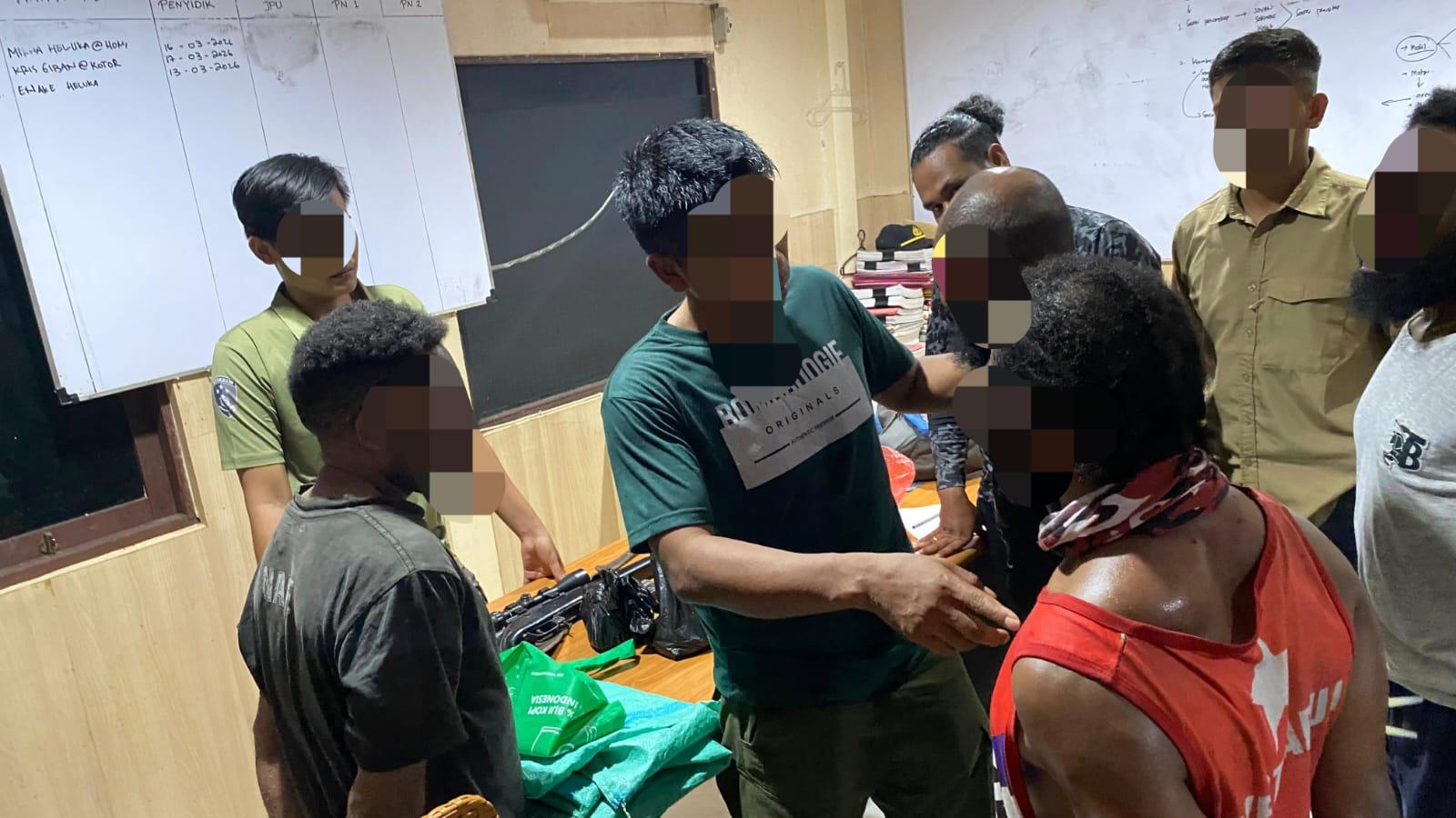 Satgas Damai Cartenz Bongkar Jaringan Pembelian Senjata untuk KKB di Papua, Lima Orang Jadi Tersangka